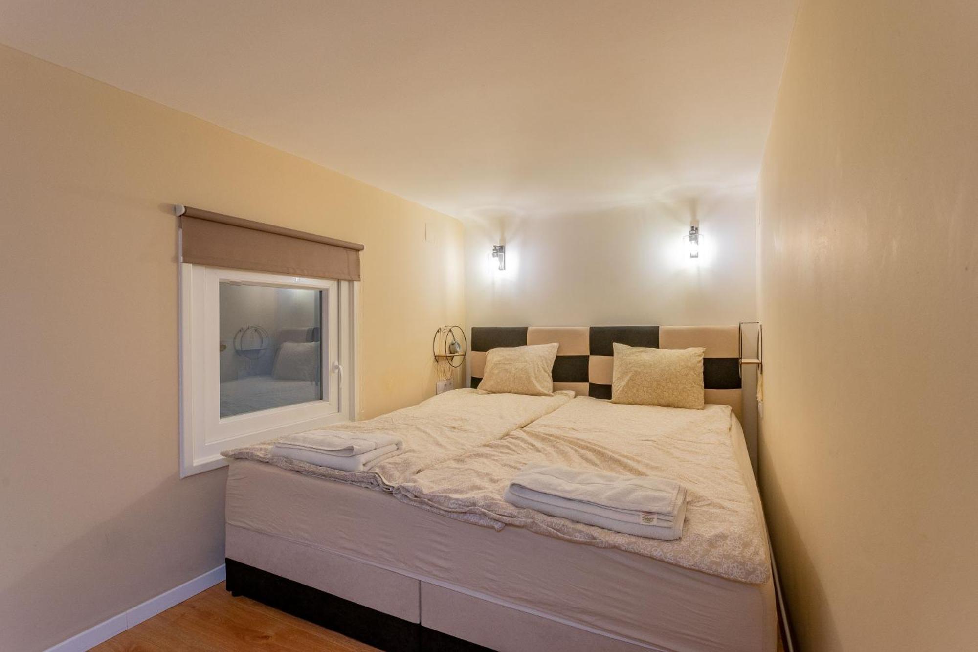 Full Equipment Designed Apartment In The Heart Of Budapest For 4 People ภายนอก รูปภาพ