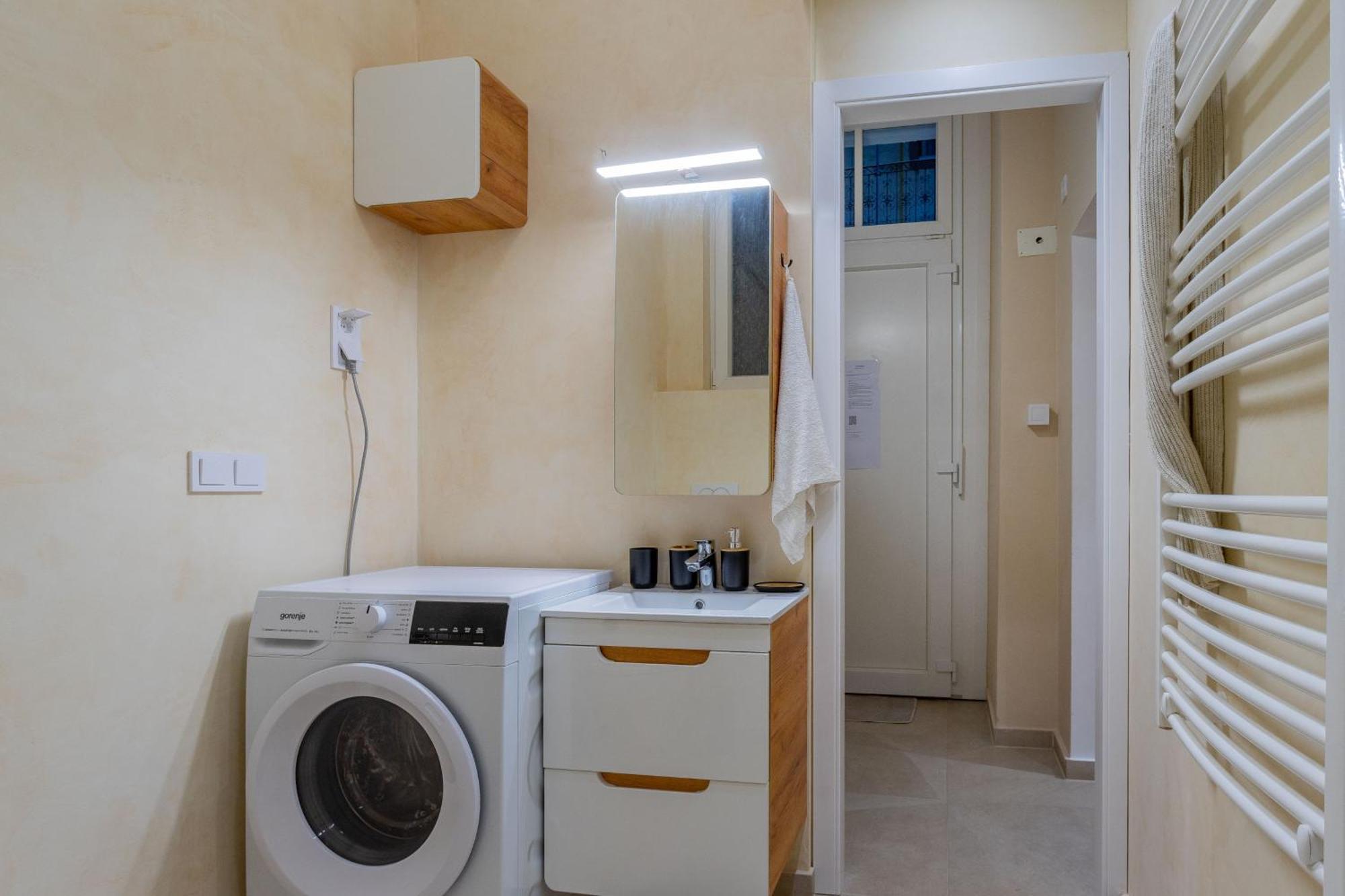 Full Equipment Designed Apartment In The Heart Of Budapest For 4 People ภายนอก รูปภาพ